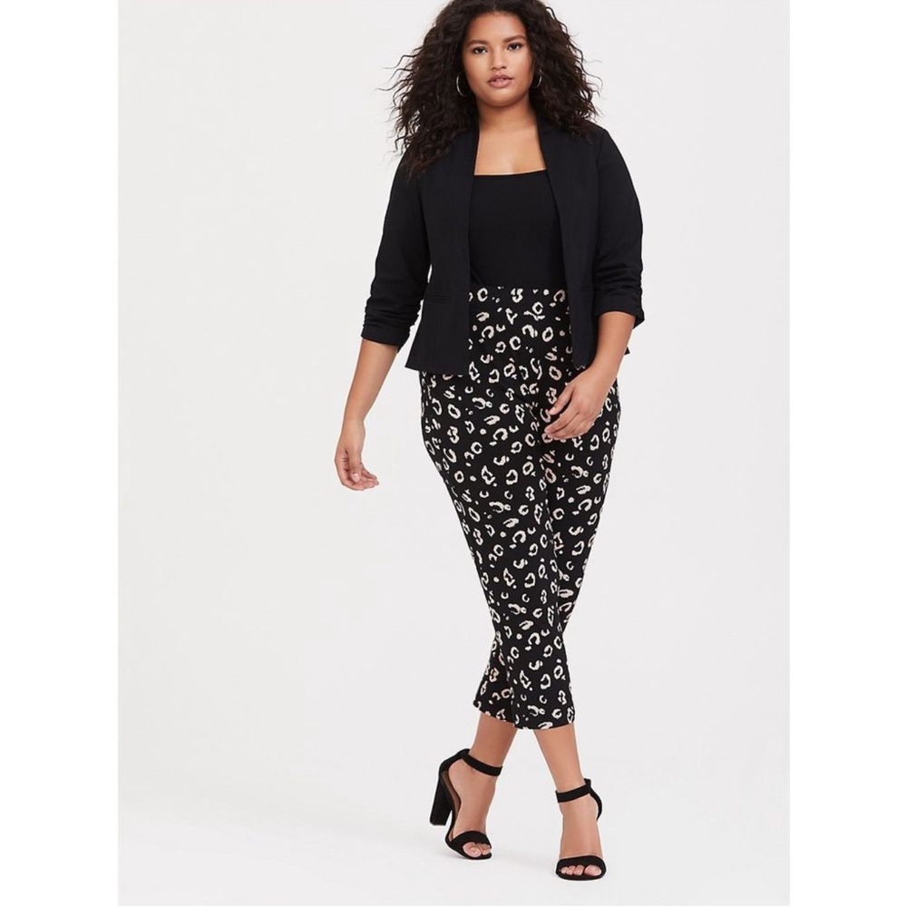 Torrid Studio Knit Tapered Pant Cheetah Dress Pants Wrinkle Resistant Size 1X